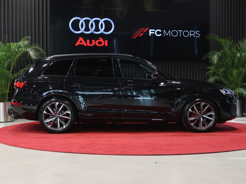 2023 Audi Q7 50 TDI Quattro S Line