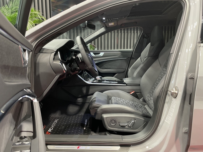 2023 Audi RS 6 Performance