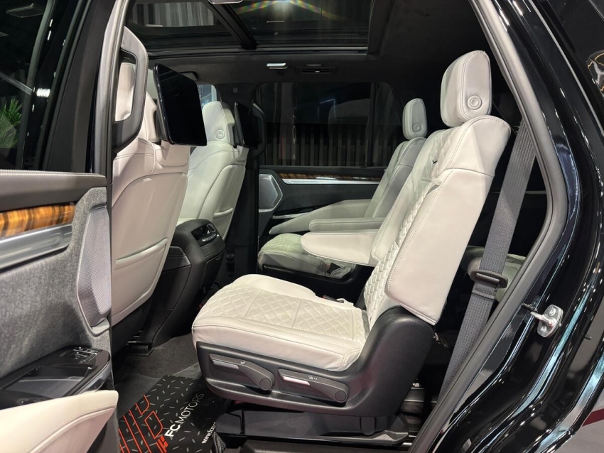 2025 Cadillac Escalade 6.2 V8