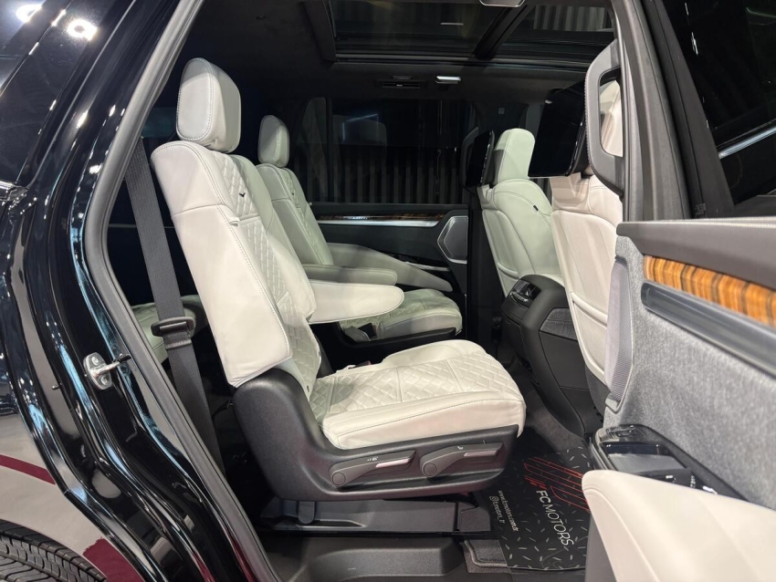 2025 Cadillac Escalade 6.2 V8