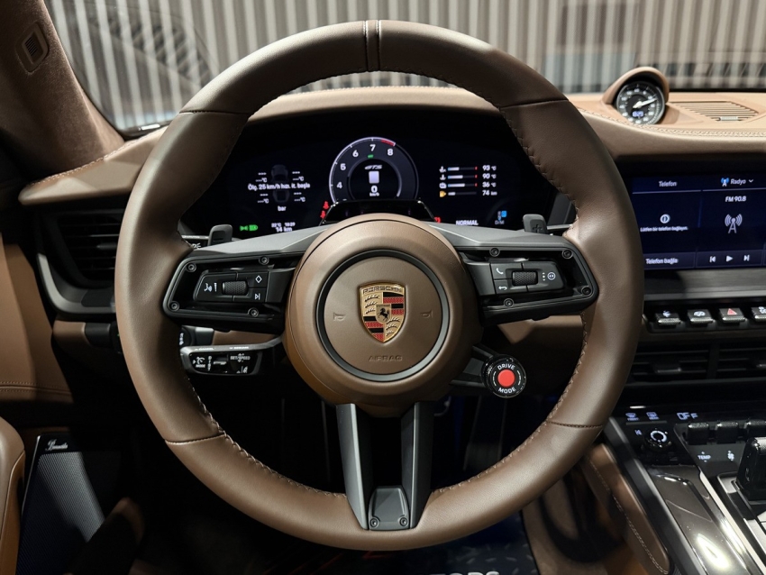 2026 Porsche 911 Carrera 4 GTS Coupe