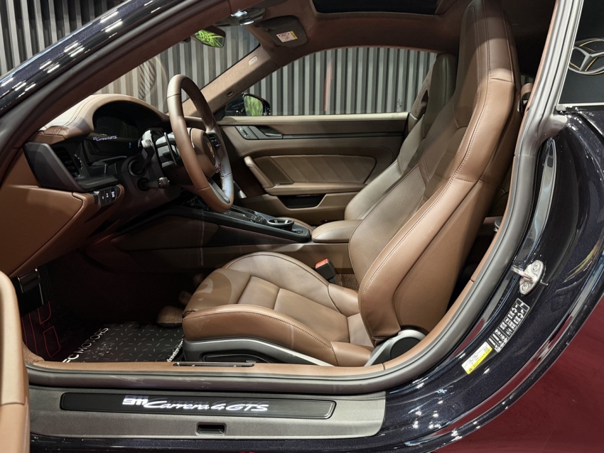 2026 Porsche 911 Carrera 4 GTS Coupe