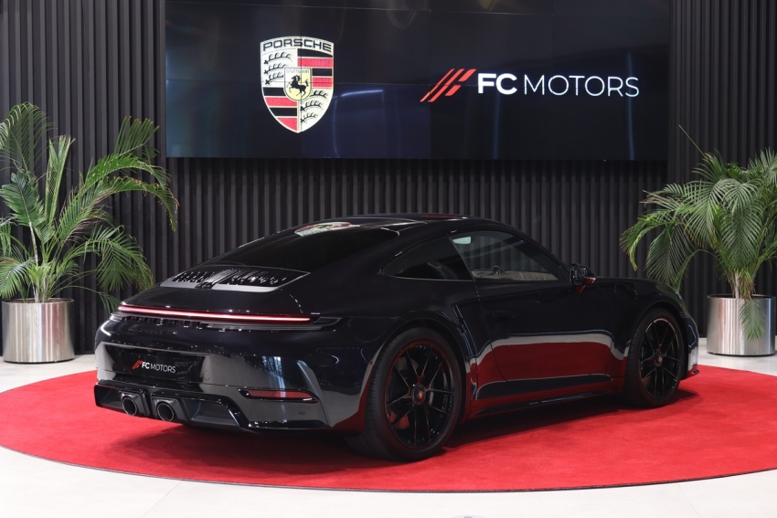 2026 Porsche 911 Carrera 4 GTS Coupe