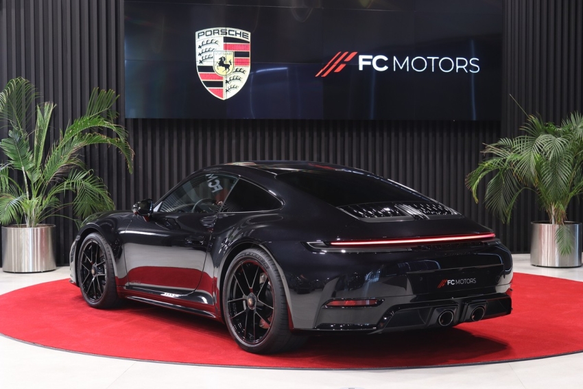 2026 Porsche 911 Carrera 4 GTS Coupe