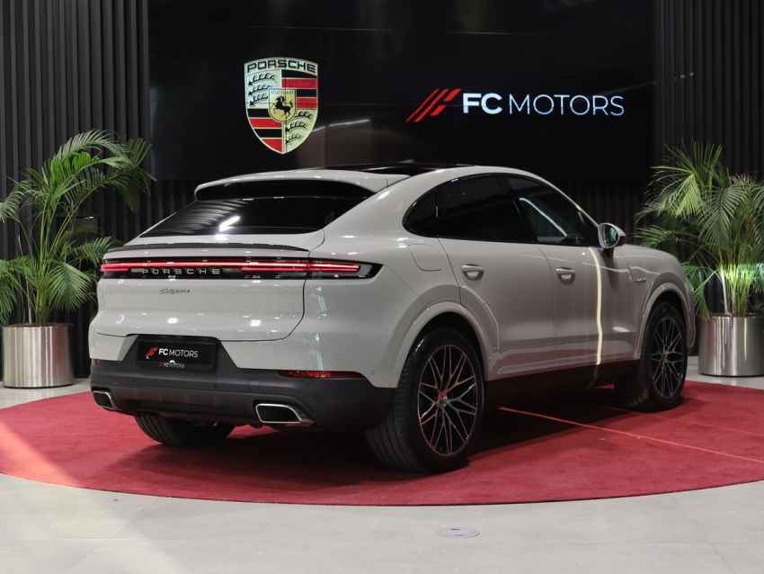 2023 Porsche Cayenne Coupe 3.0 E-Hybrid